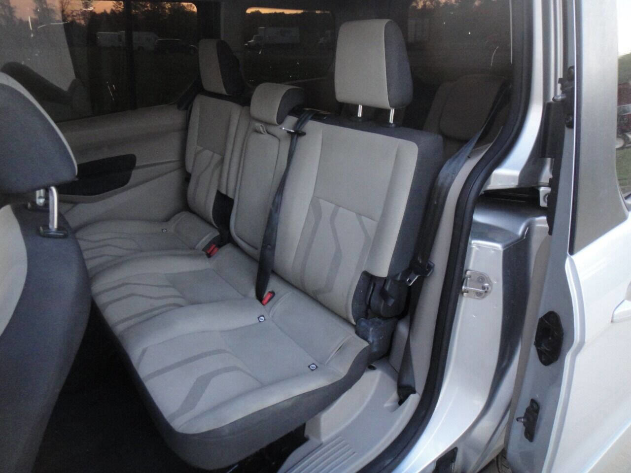 Used 2015 Ford Transit Connect XLT image 17