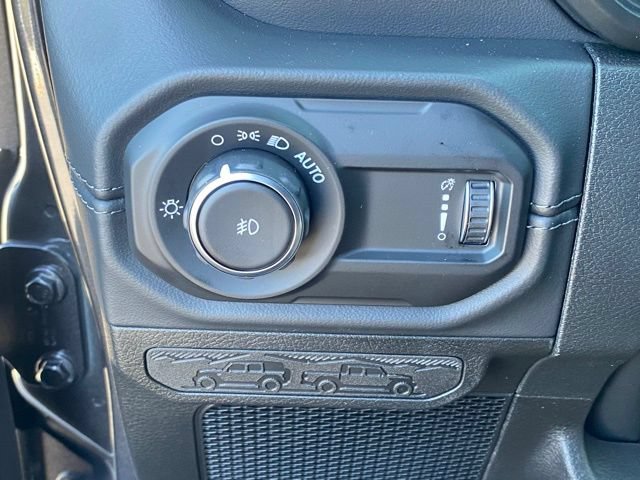 New 2025 Jeep Wrangler Unlimited Sahara AWD/4WD image 28