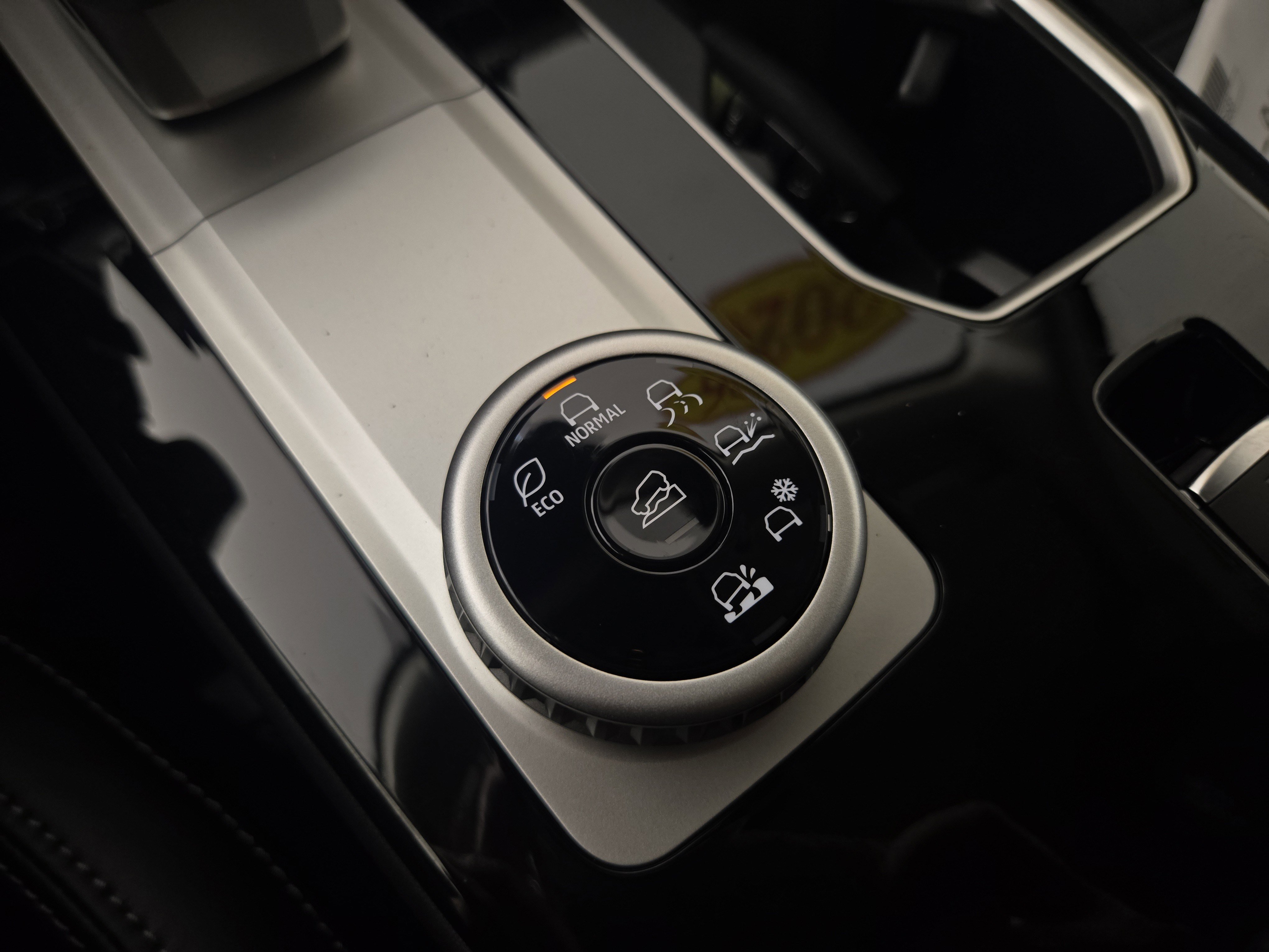 New 2026 Mitsubishi Outlander SE AWD/4WD image 28