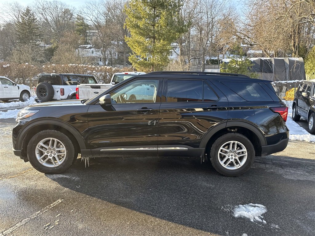 Used 2025 Ford Explorer Active image 6