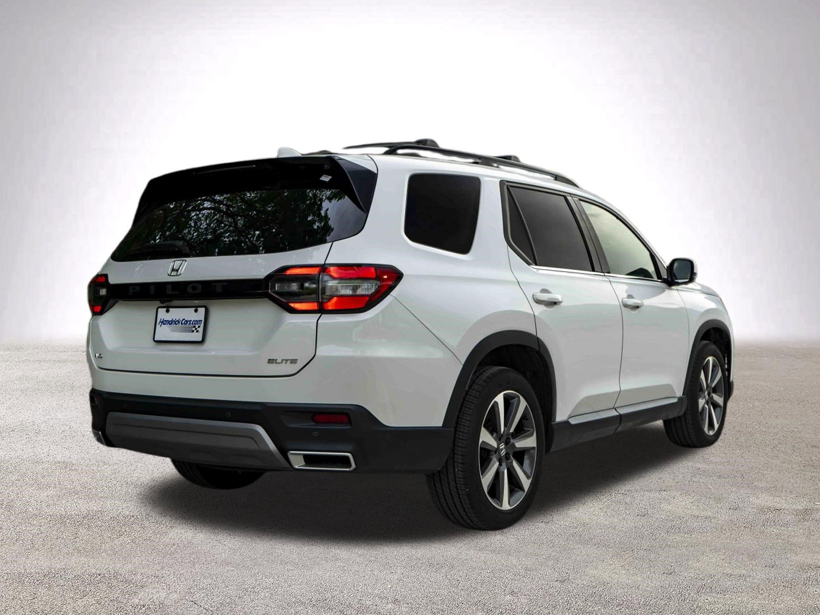 Used 2024 Honda Pilot Elite image 9