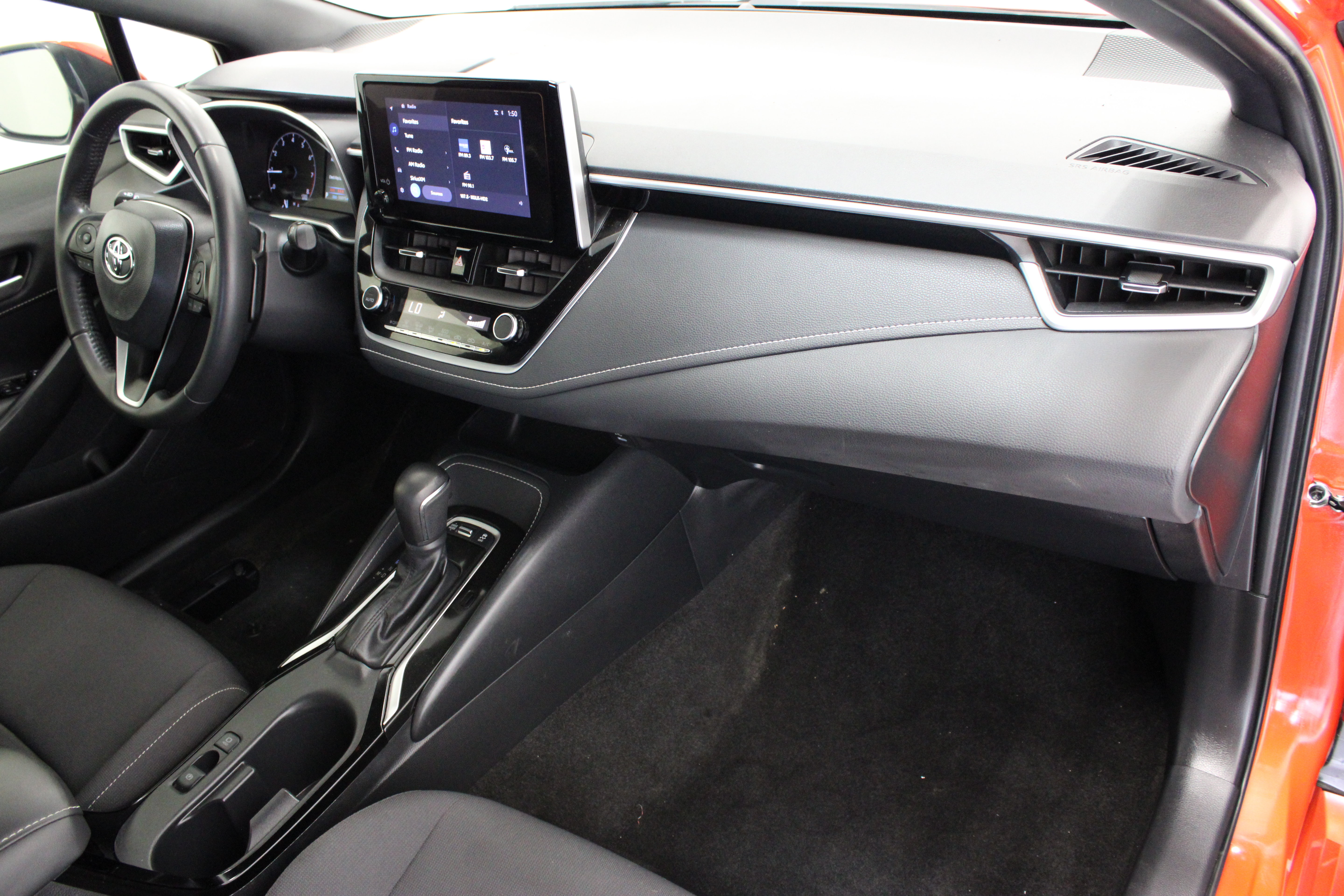 Certified 2024 Toyota Corolla SE FWD image 33