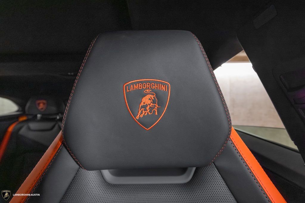 Used 2025 Lamborghini Urus SE image 35