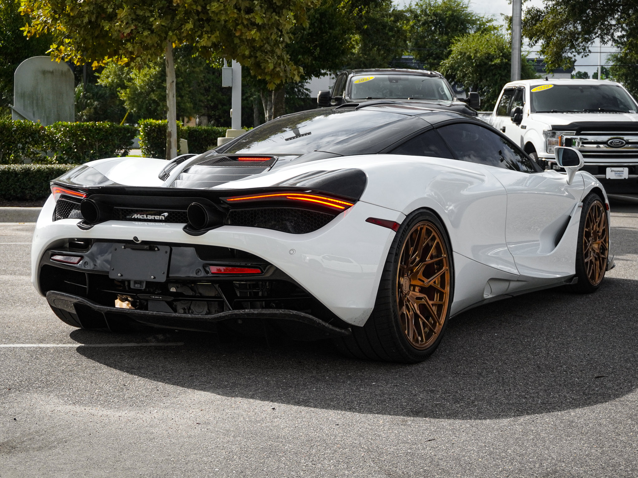 Used 2019 McLaren 720S RWD image 13
