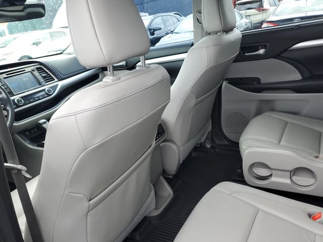 Used 2018 Toyota Highlander XLE w/ Protection Package #3 AWD/4WD image 14