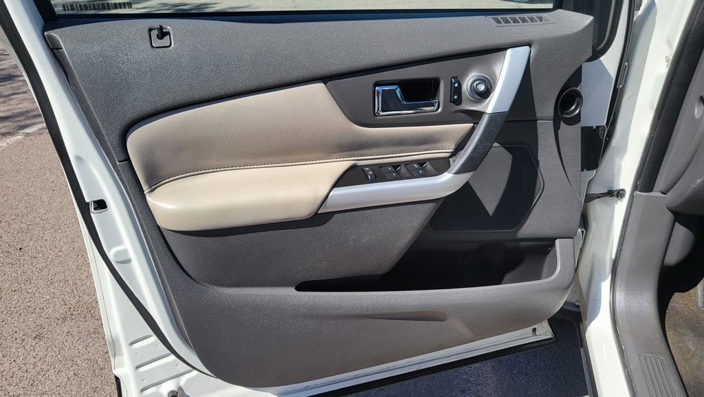 Used 2013 Ford Edge SEL image 24