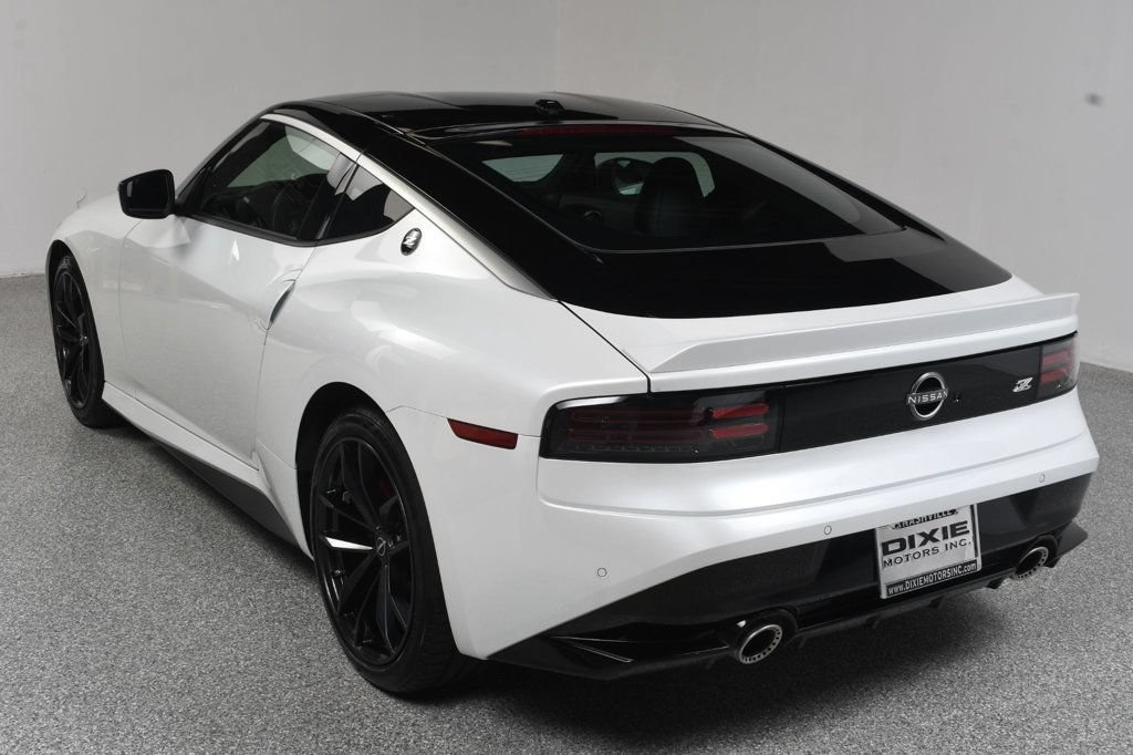 Used 2024 Nissan Z Performance w/ Floor Mat Package RWD image 8