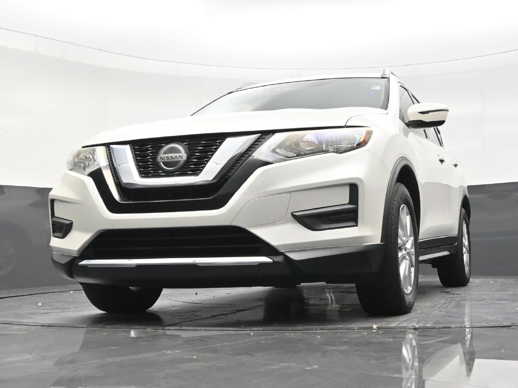 Used 2020 Nissan Rogue SV FWD image 25