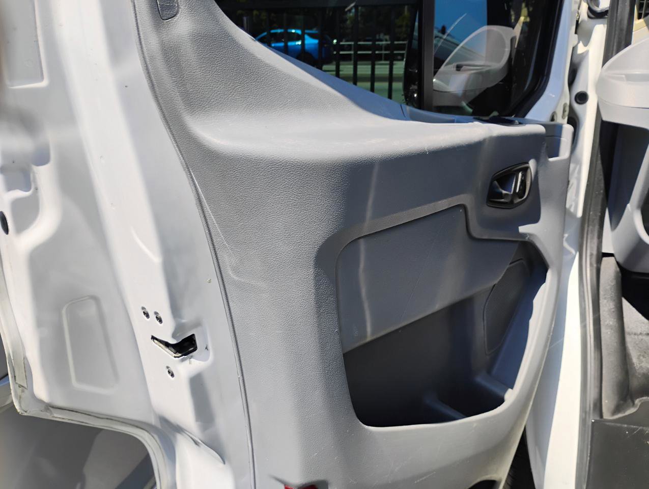 Used 2015 Ford Transit 150 130 Low Roof RWD image 3