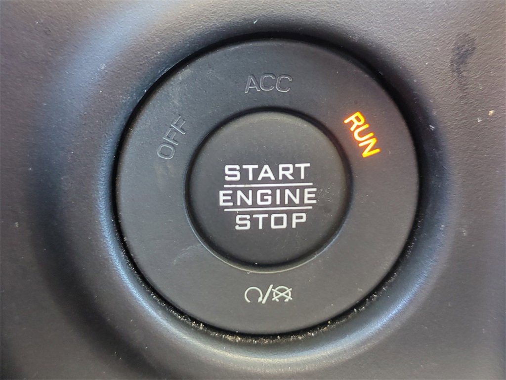 Used 2023 Jeep Wrangler Unlimited Sahara image 32