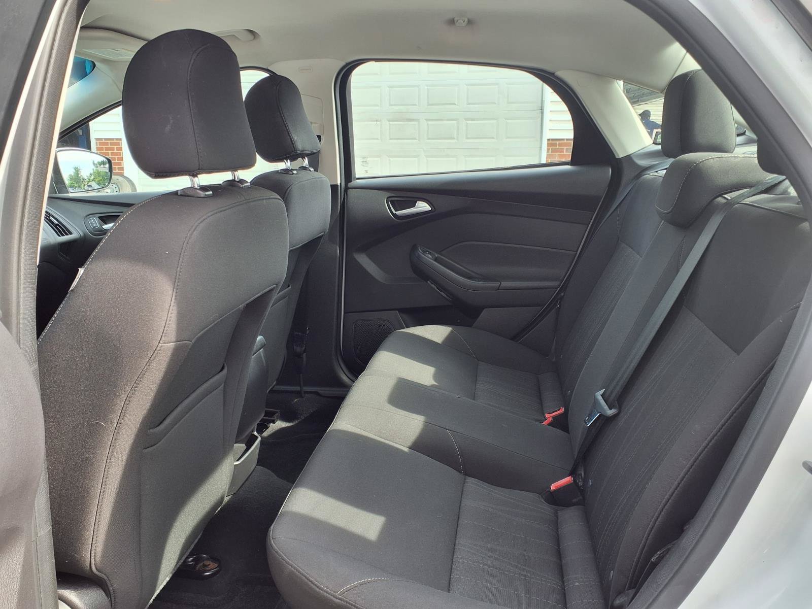 Used 2015 Ford Focus SE FWD image 10