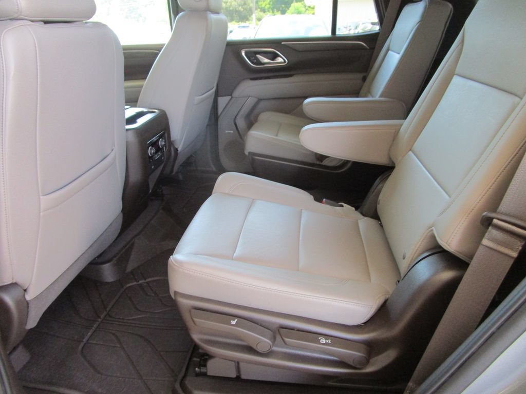 Used 2023 Chevrolet Tahoe LT w/ Luxury Package RWD image 25