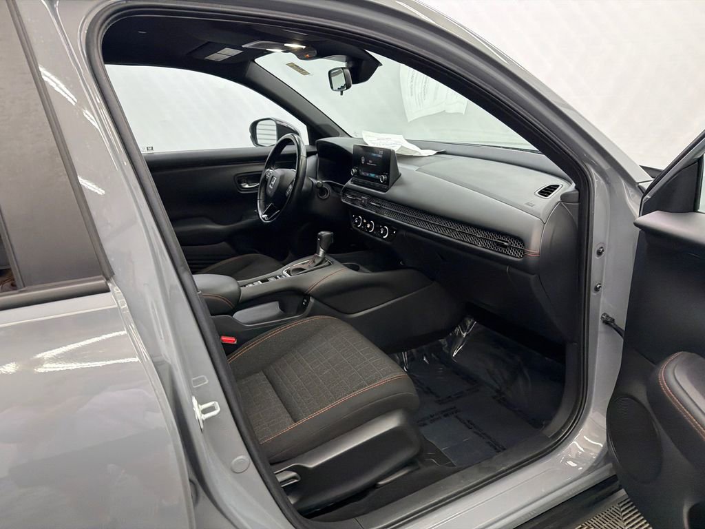 Used 2025 Honda HR-V Sport image 13