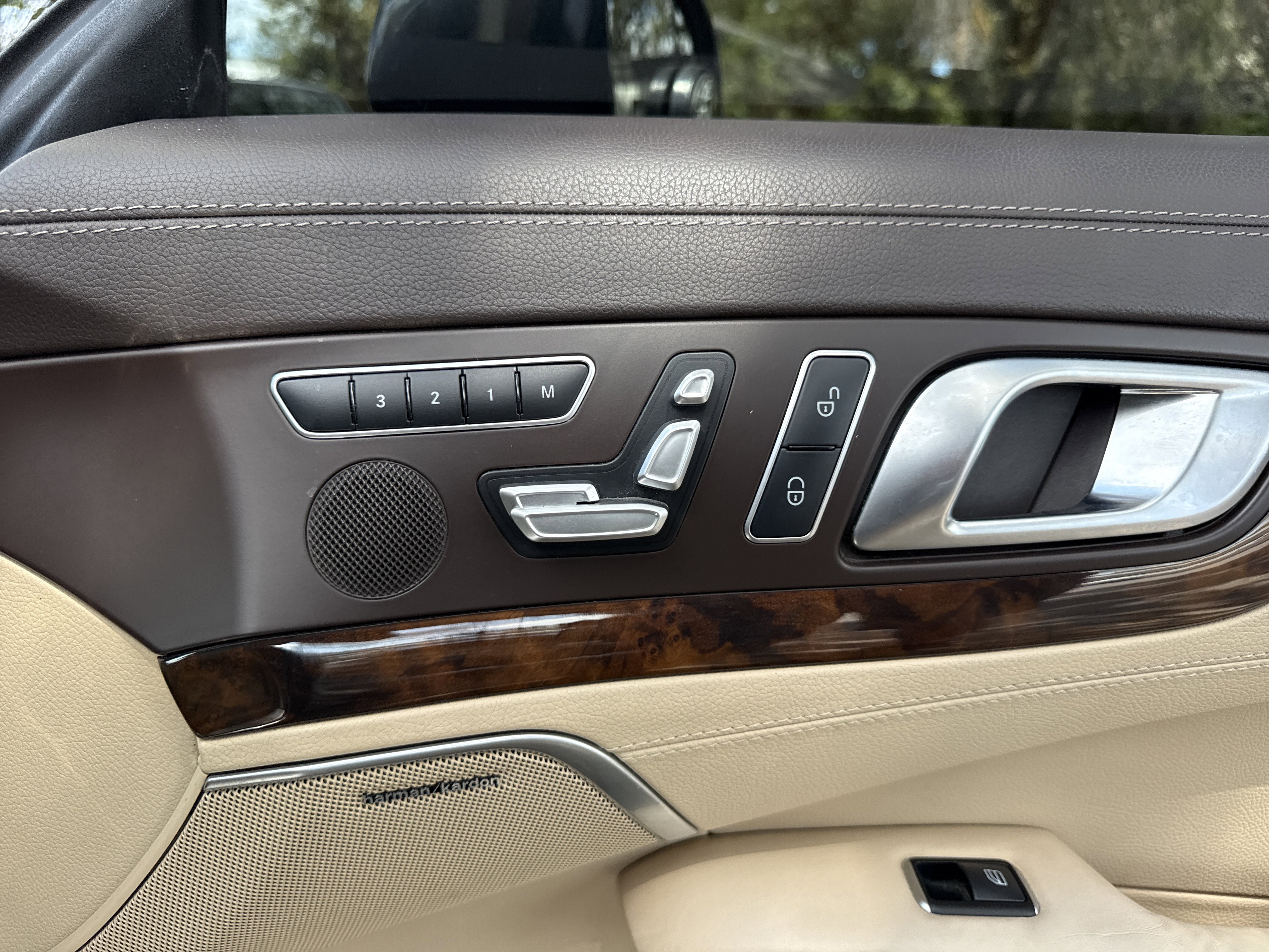 Used 2013 Mercedes-Benz SL 550 image 25