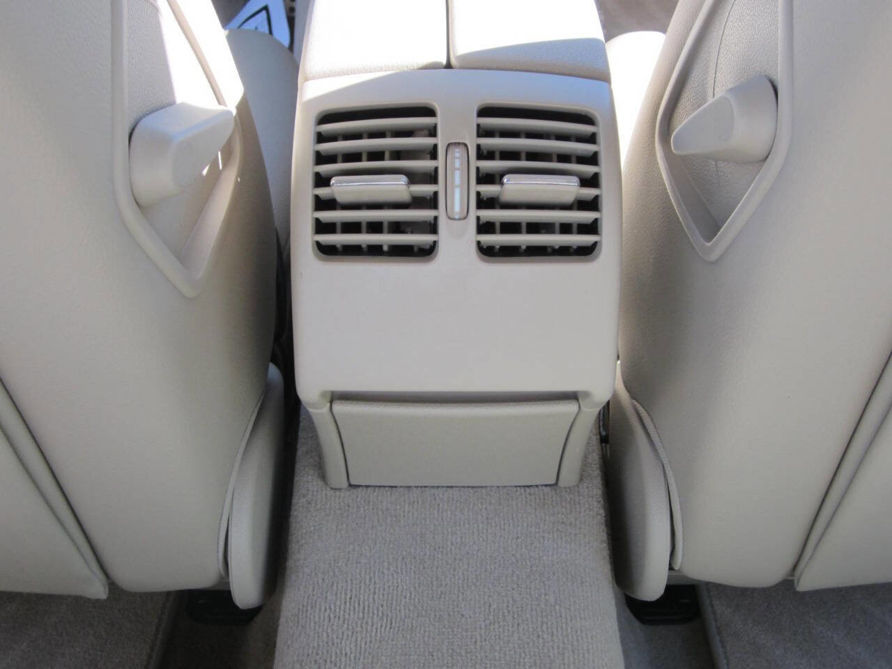 Used 2014 Mercedes-Benz C 250 C 250 Sport 4dr Sedan image 17