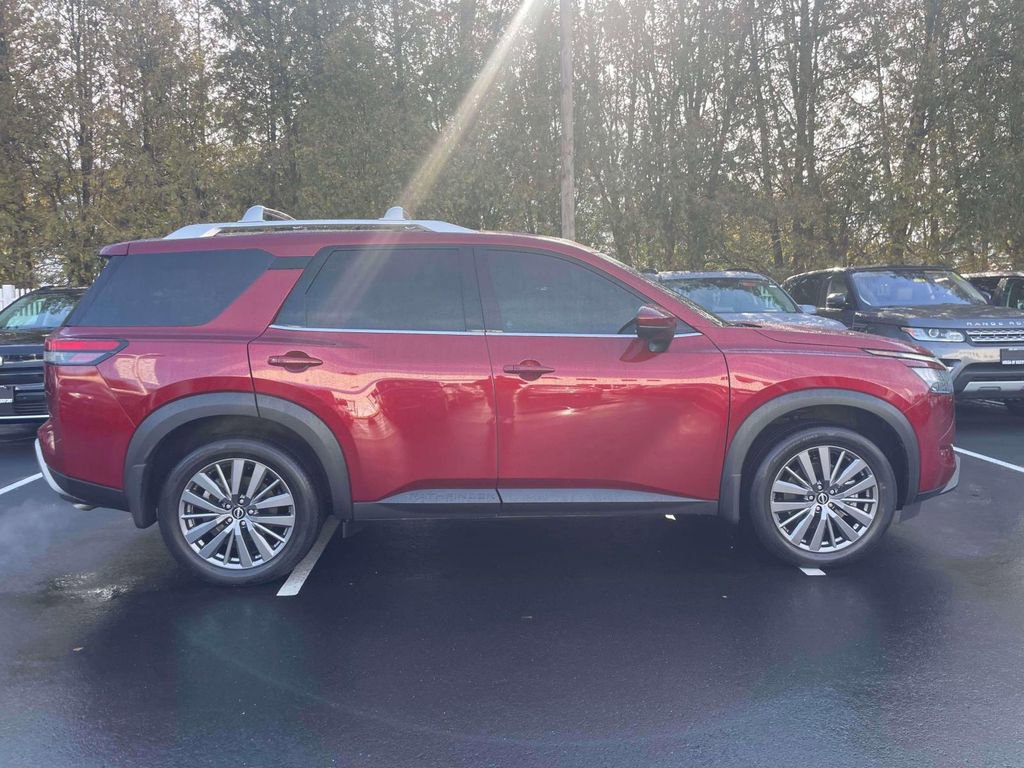 Used 2025 Nissan Pathfinder SL w/ SL Premium Package image 4