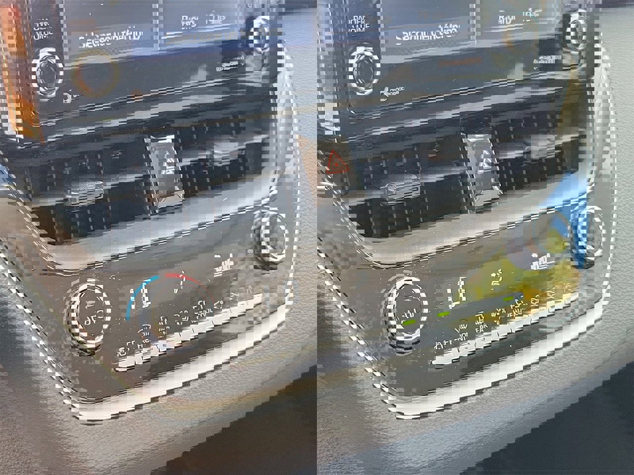 Used 2022 Toyota Corolla LE image 26