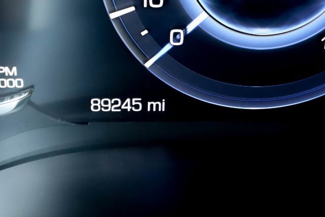 Used 2016 Cadillac Escalade Platinum image 5