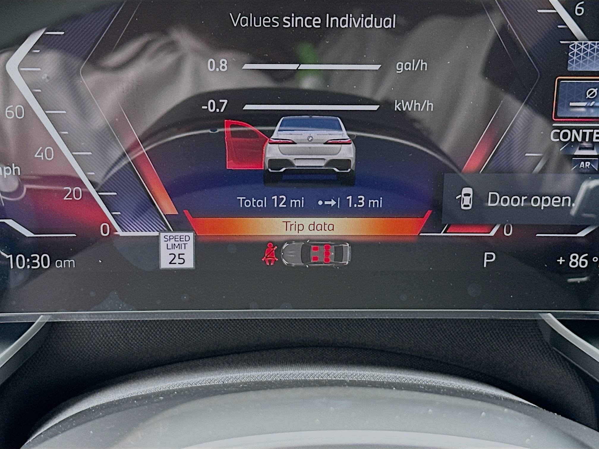 New 2026 BMW 750e xDrive w/ Premium Package image 9