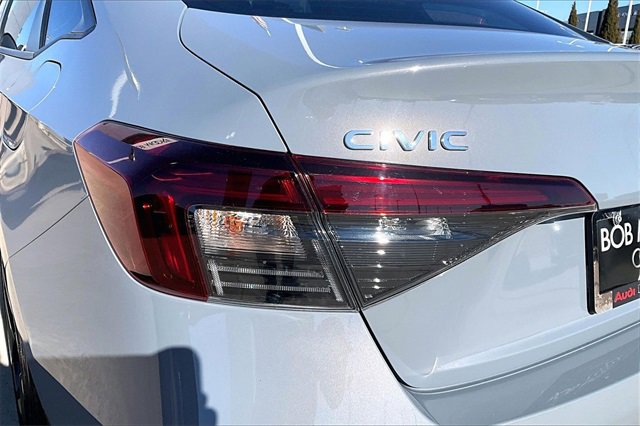 Used 2025 Honda Civic Sport image 32