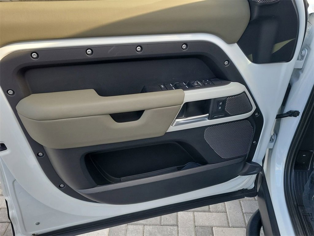 Used 2024 Land Rover Defender 110 S image 22