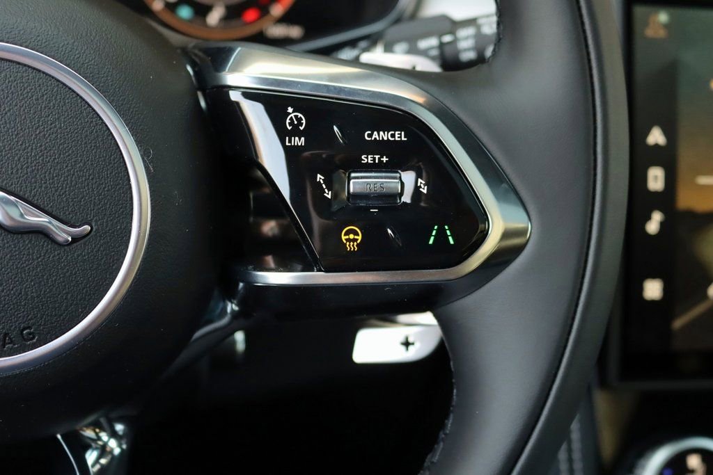 Used 2026 Jaguar F-PACE R-Dynamic S AWD/4WD image 18