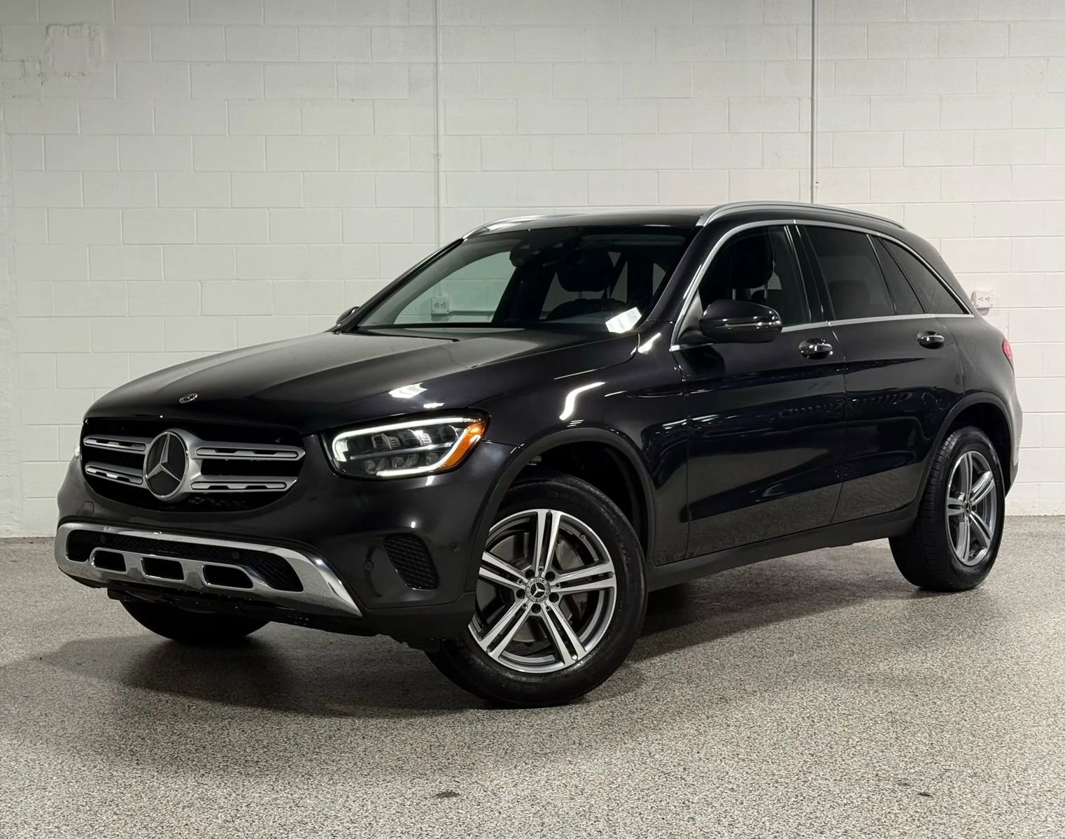 Used 2021 Mercedes-Benz GLC 300 GLC 300 4MATIC Sport Utility 4 image 2