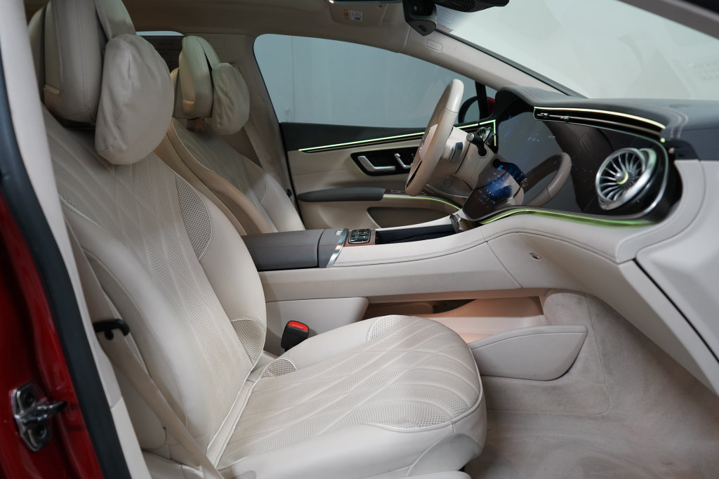 Used 2023 Mercedes-Benz EQS 580 4MATIC Sedan w/ Exclusive Trim Package image 23