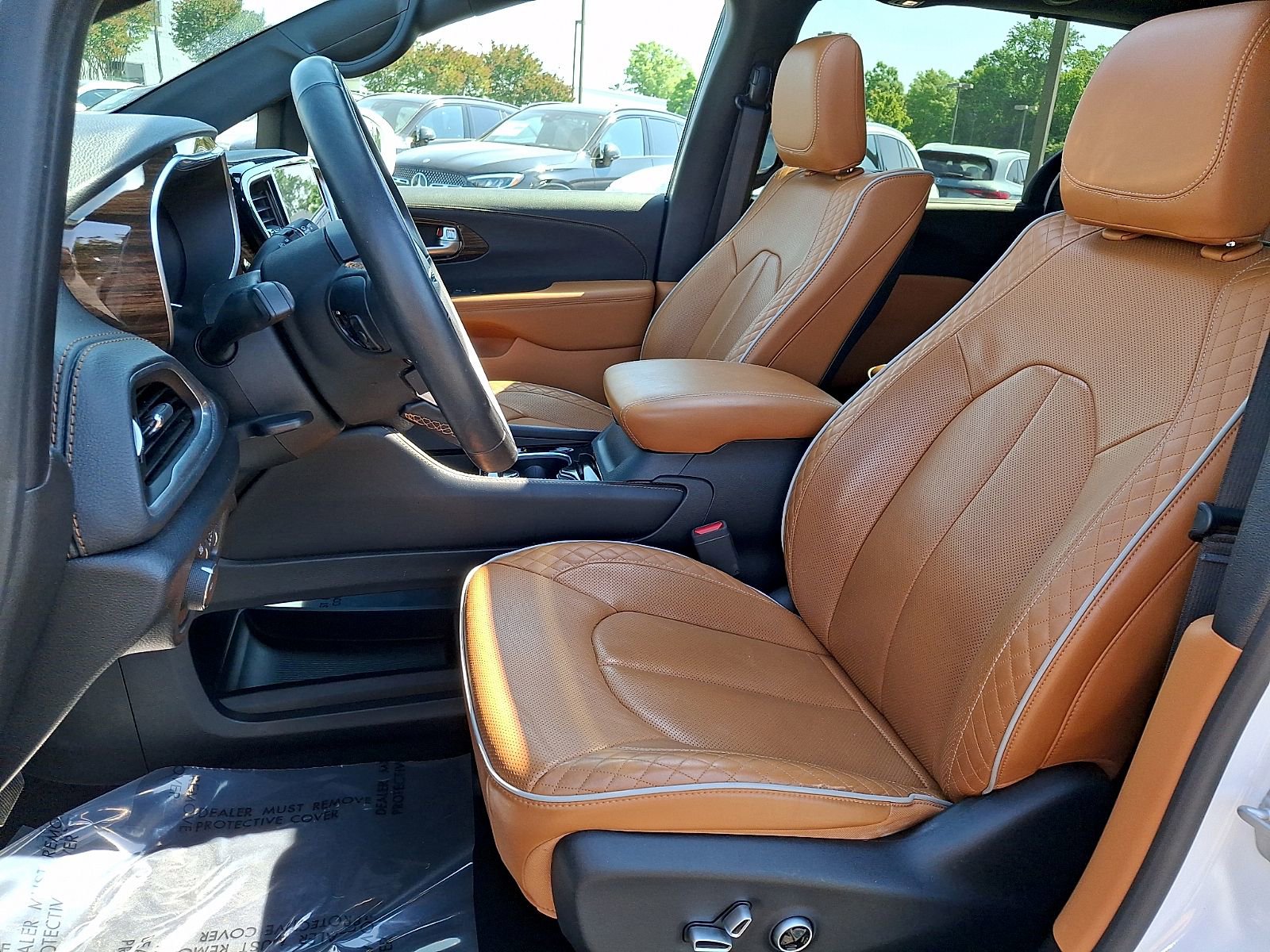 Used 2022 Chrysler Pacifica Pinnacle AWD/4WD image 13