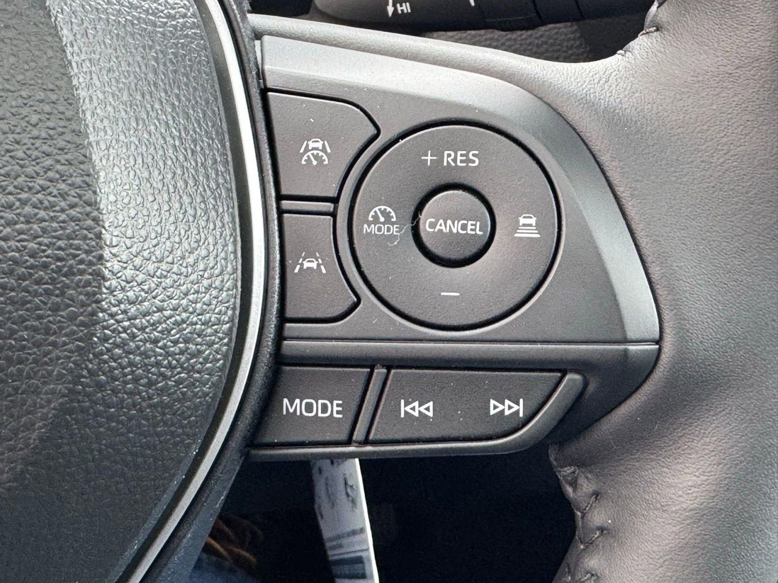 Used 2026 Toyota Corolla Cross LE w/ Moonroof Package image 24