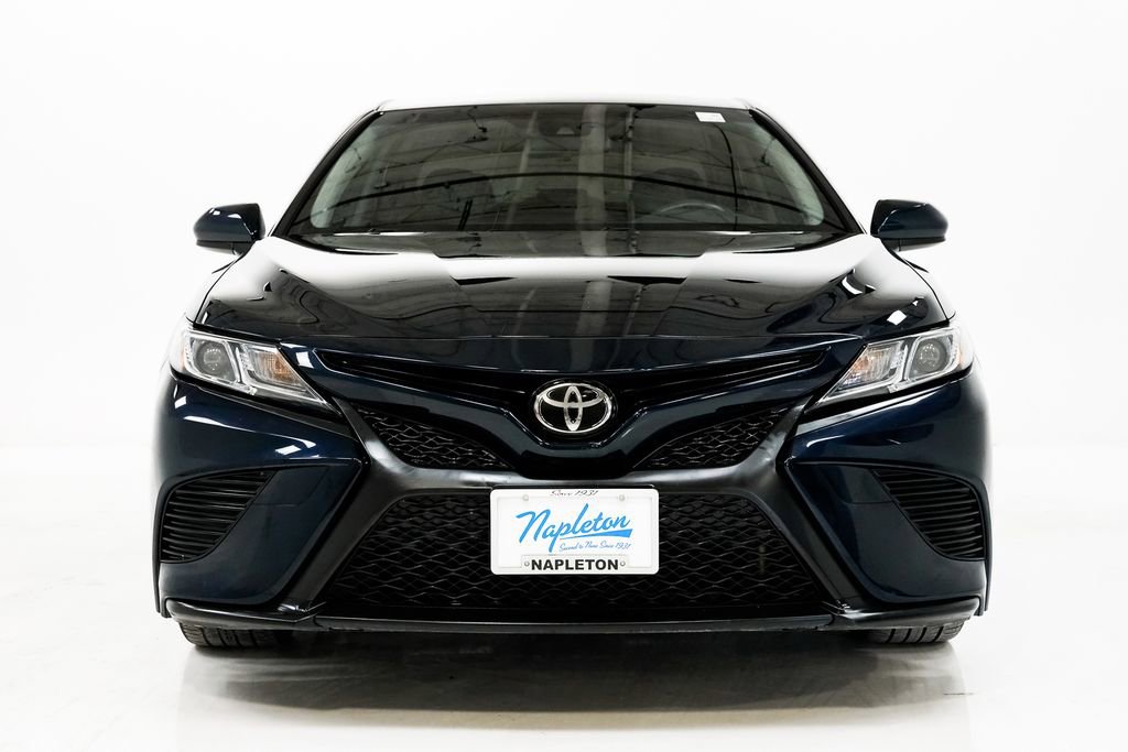 Used 2018 Toyota Camry SE image 4
