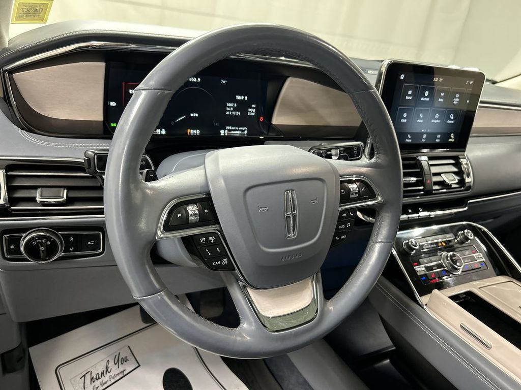 Used 2021 Lincoln Navigator L Black Label w/ Special Edition Package AWD/4WD image 4
