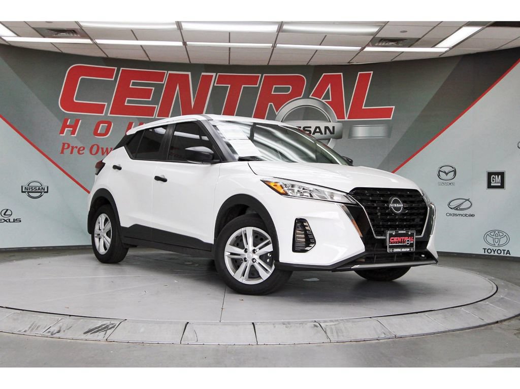Used 2025 Nissan Kicks Play S