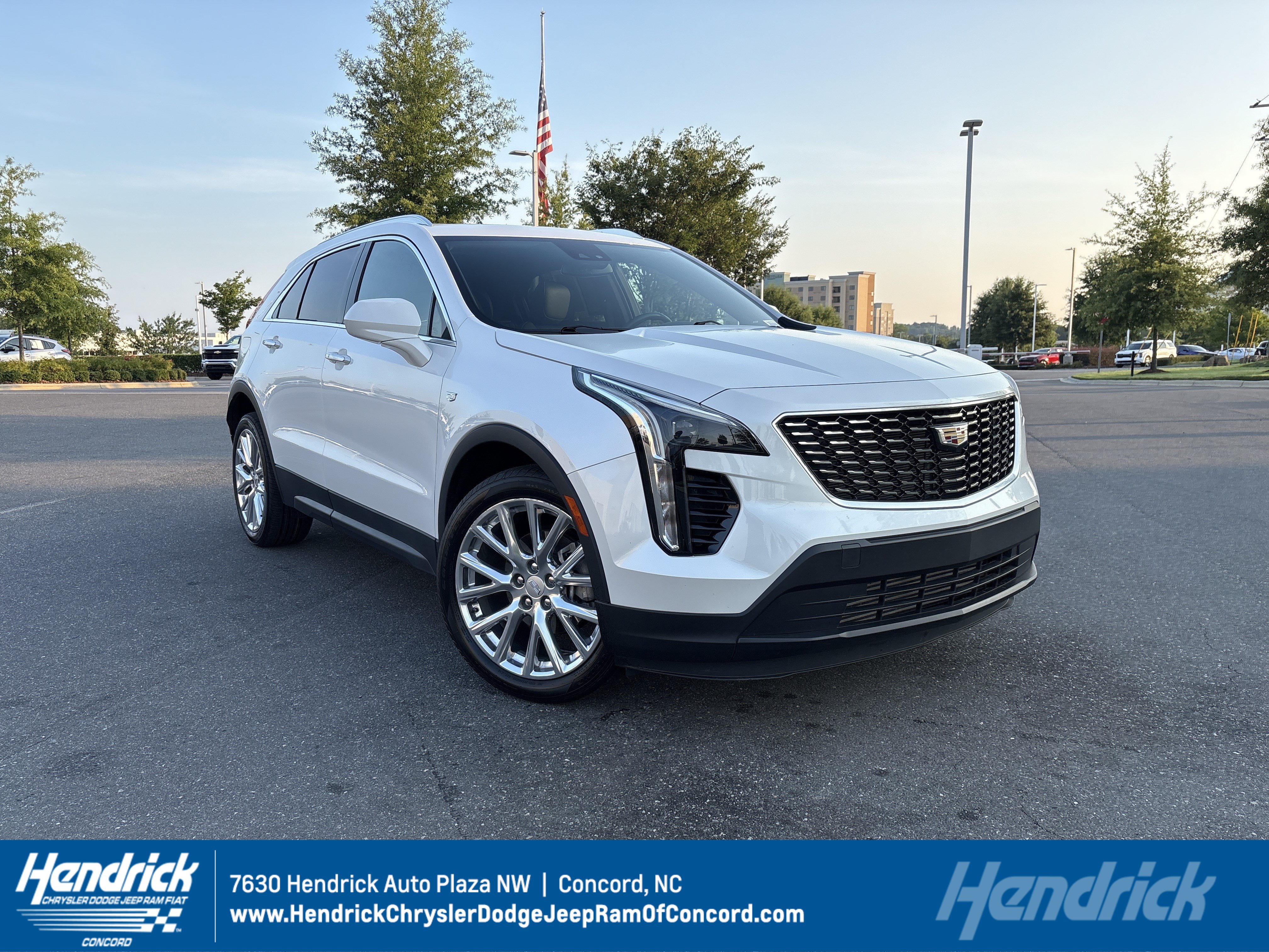 Used 2022 Cadillac XT4 Luxury w/ Cold Weather Package AWD/4WD image 1