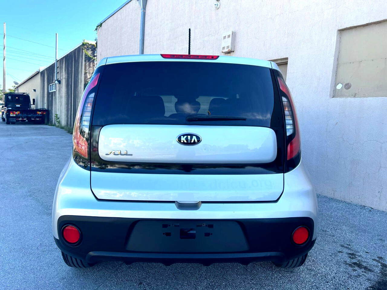 Used 2017 Kia Soul LX 4D Wagon at image 8