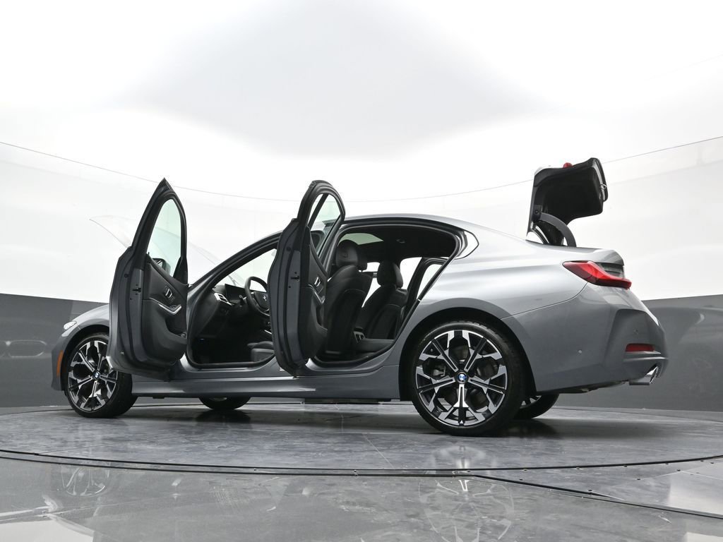 Used 2025 BMW 330i xDrive Sedan image 41