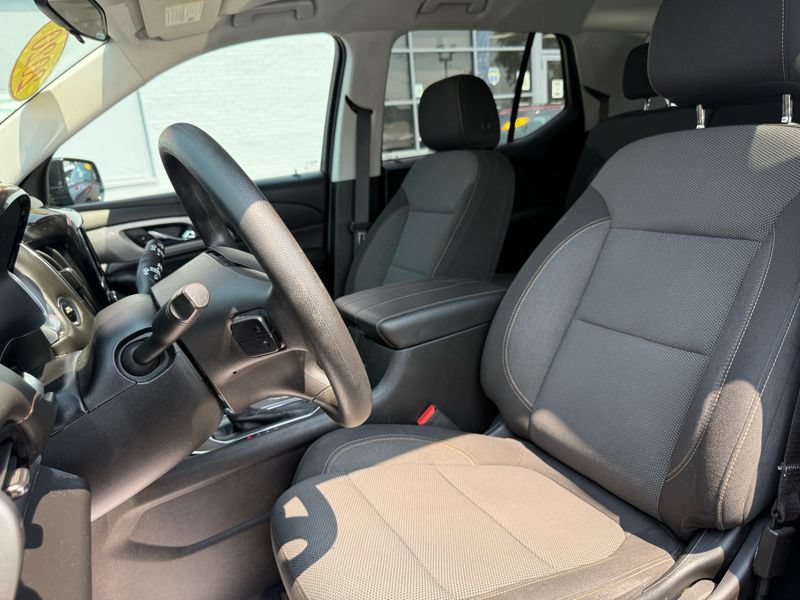 Used 2020 Chevrolet Traverse LS AWD/4WD image 15