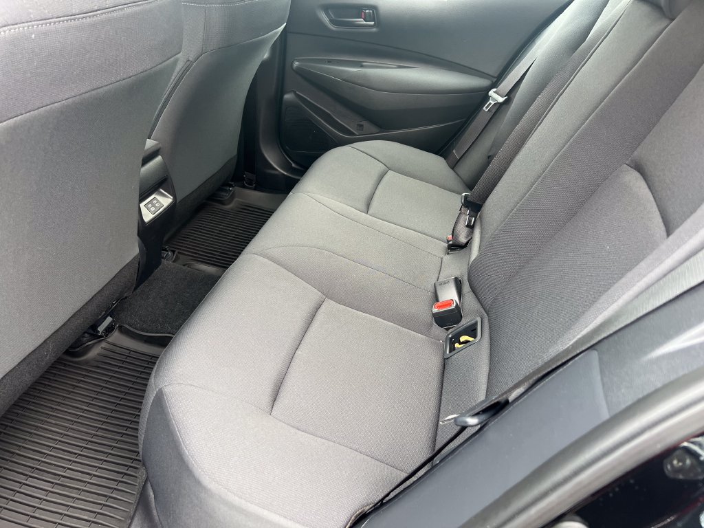 Used 2025 Toyota Corolla LE FWD image 12