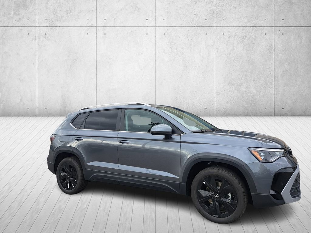 New 2026 Volkswagen Taos SE image 3