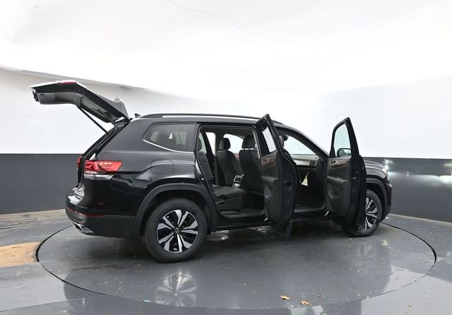 Used 2025 Volkswagen Atlas SE FWD image 41