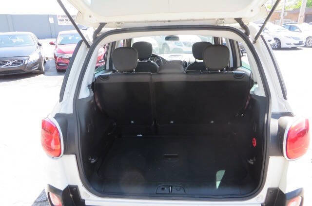 Used 2014 FIAT 500L Trekking w/ Popular Equipment Group FWD image 8