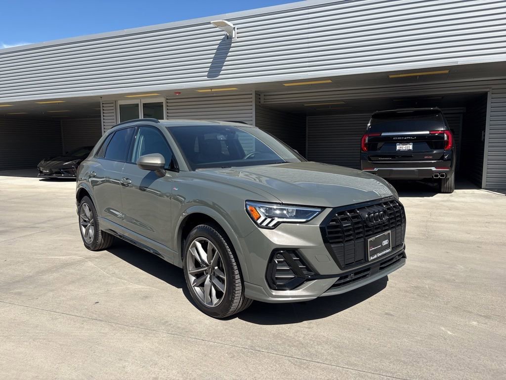 Used 2025 Audi Q3 2.0T Premium w/ Convenience Package image 3