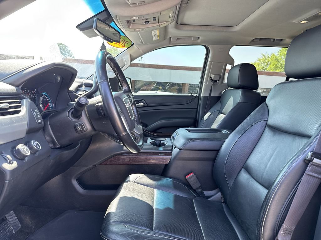 Used 2017 GMC Yukon SLT w/ Premium Edition image 11