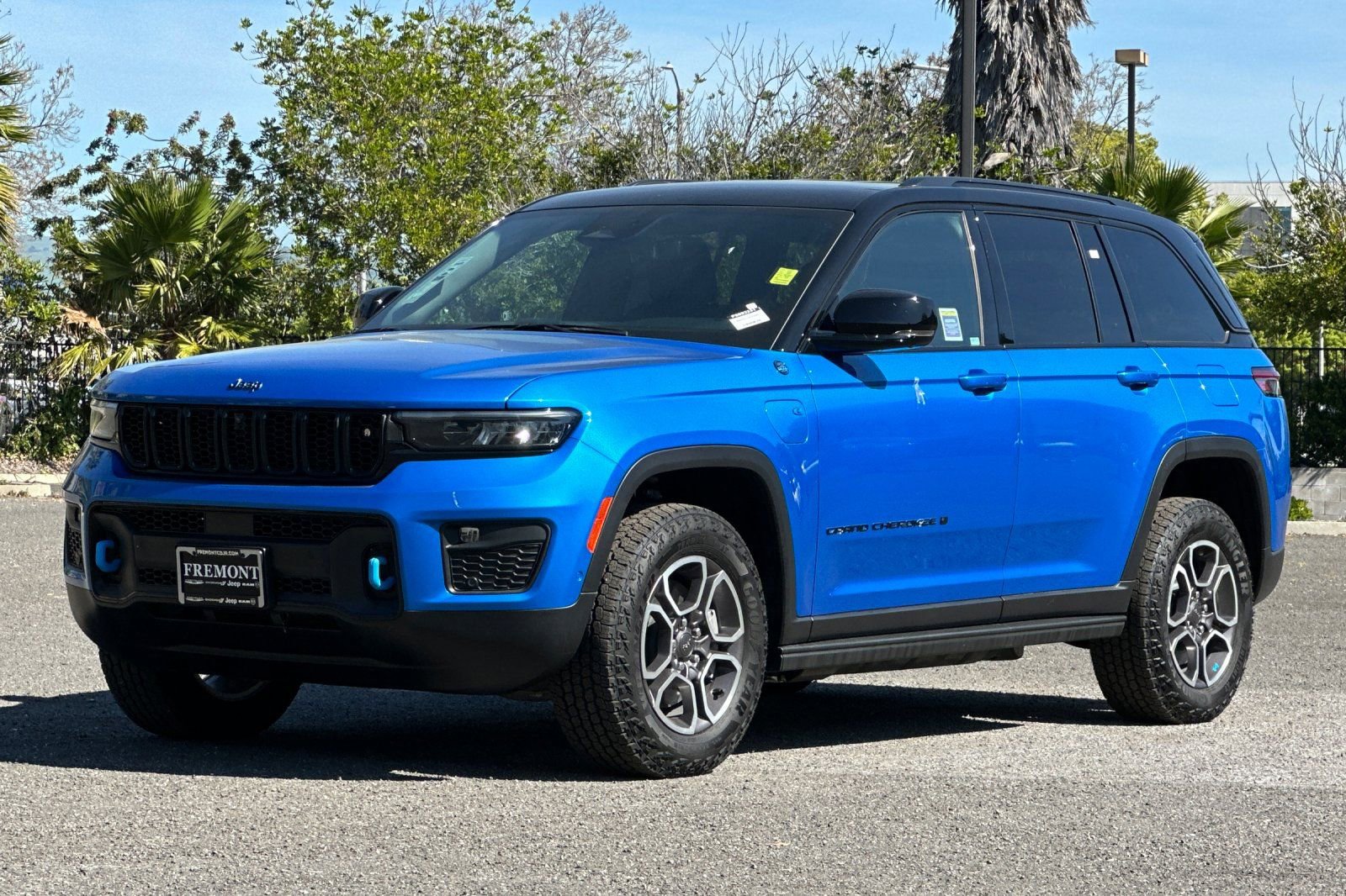 New 2023 Jeep Grand Cherokee Trailhawk w/ Advanced Protech Group II image 7