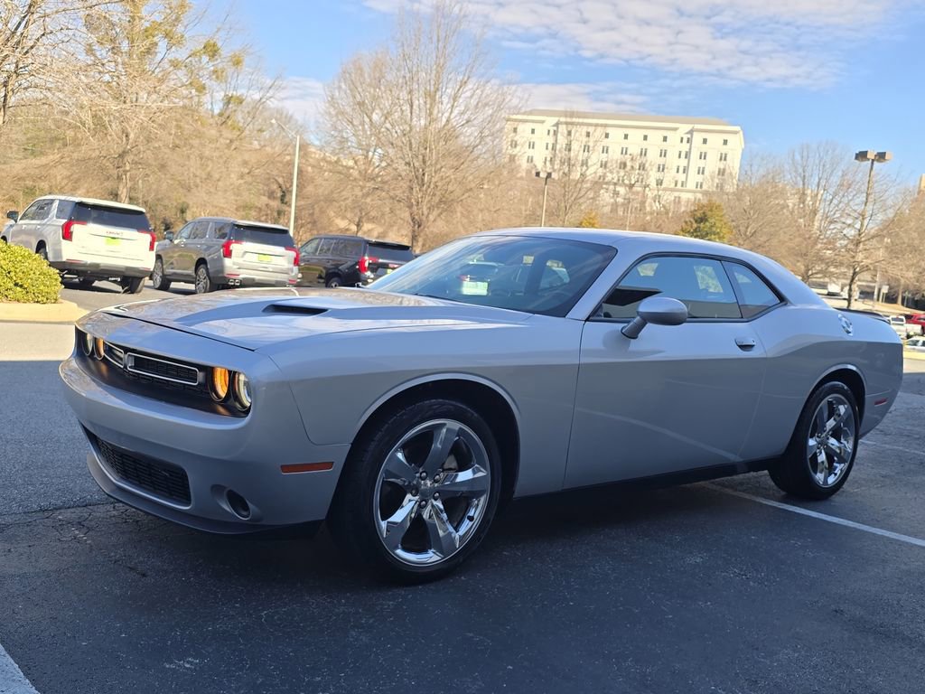 Used 2023 Dodge Challenger SXT image 29