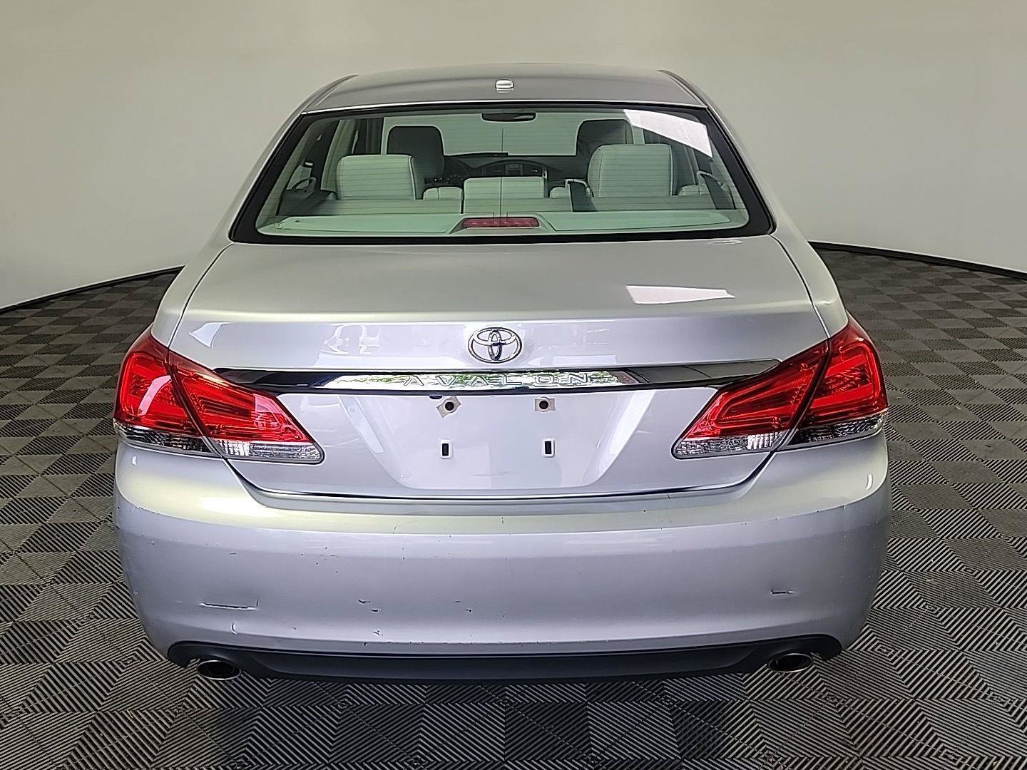 Used 2011 Toyota Avalon Limited FWD image 5