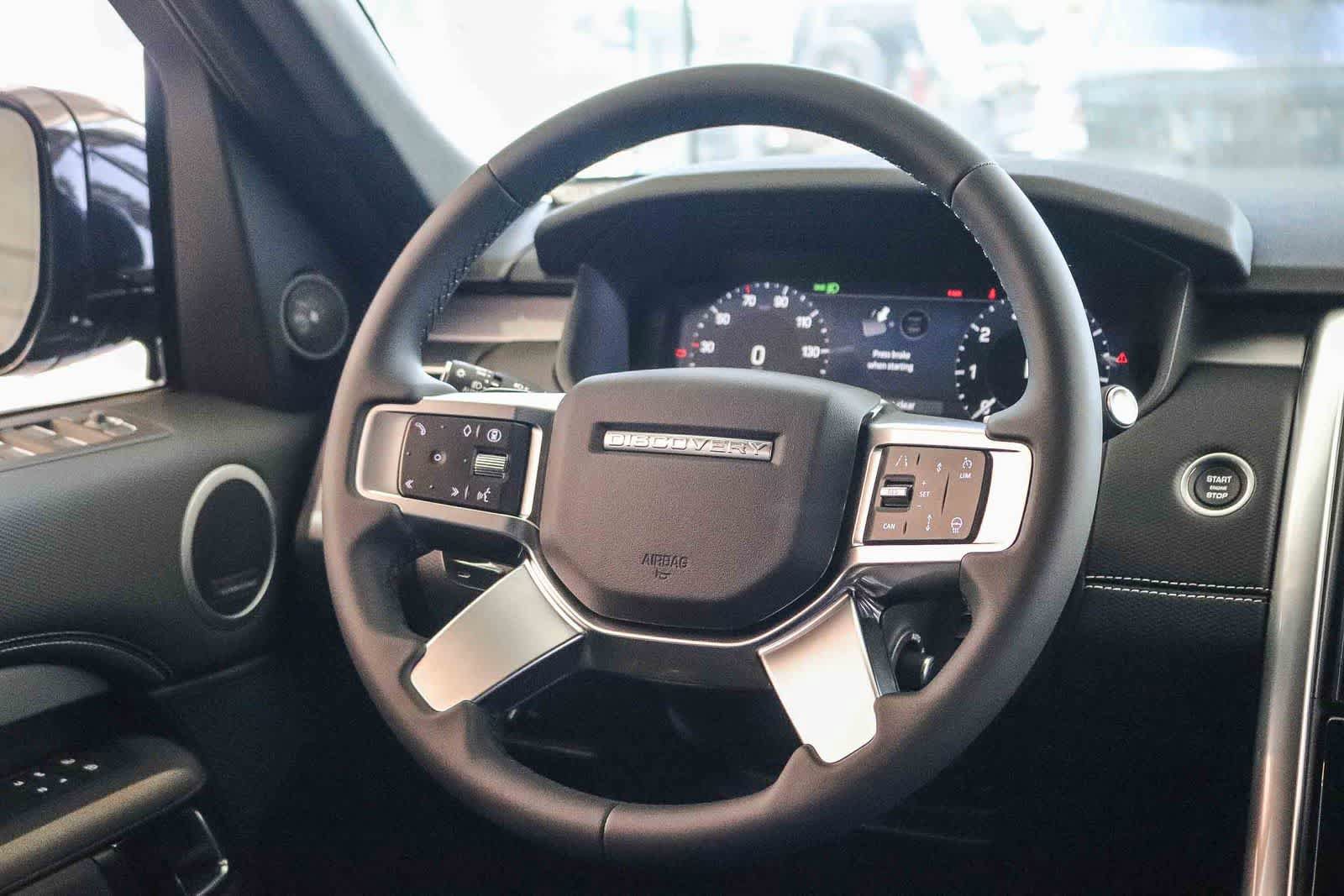 New 2026 Land Rover Discovery Dynamic SE AWD/4WD image 13