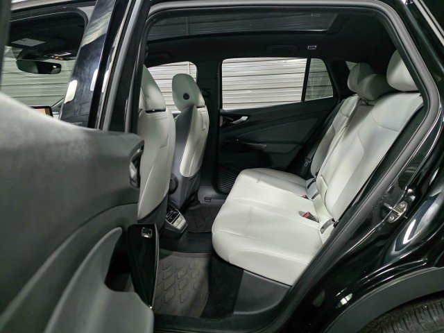Used 2021 Volkswagen ID.4 Pro S image 16