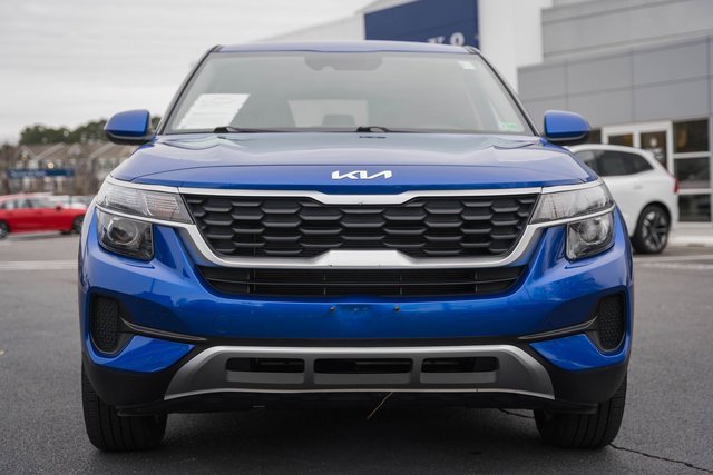 Used 2023 Kia Seltos LX image 2