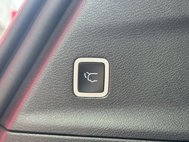 New 2026 Chrysler Voyager LX image 12